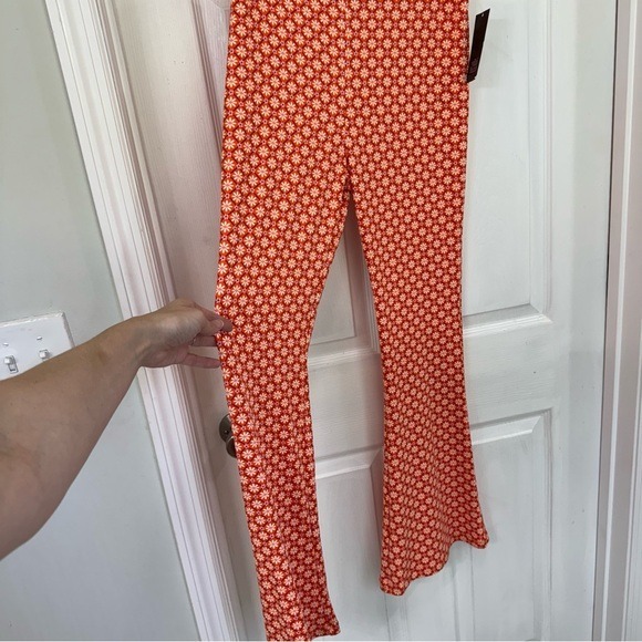 NWT Wild Fable Floral Bellbottom Leggings Boho Hippie 70s Retro Vibe Stretchy - Picture 6 of 6